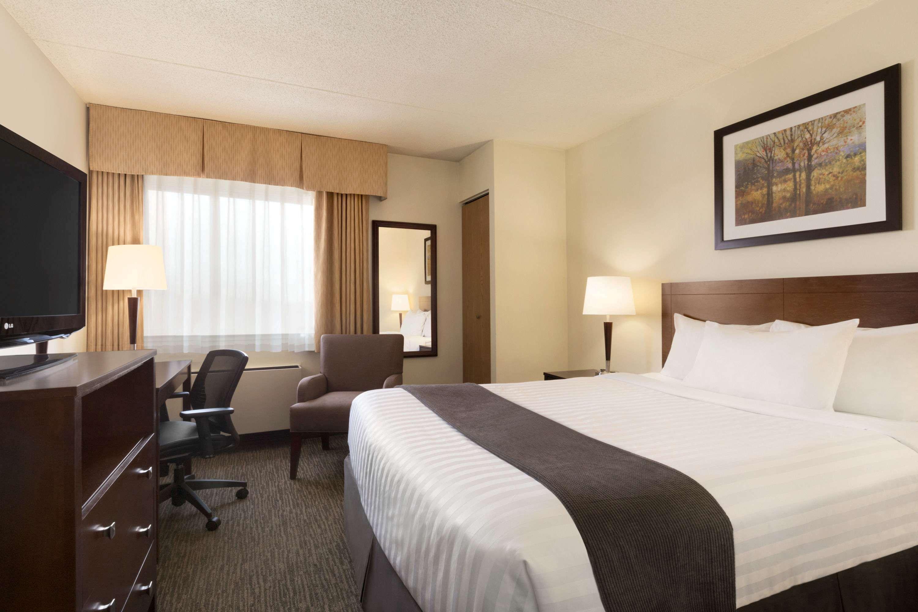 Travelodge By Wyndham Edmonton South Exterior foto